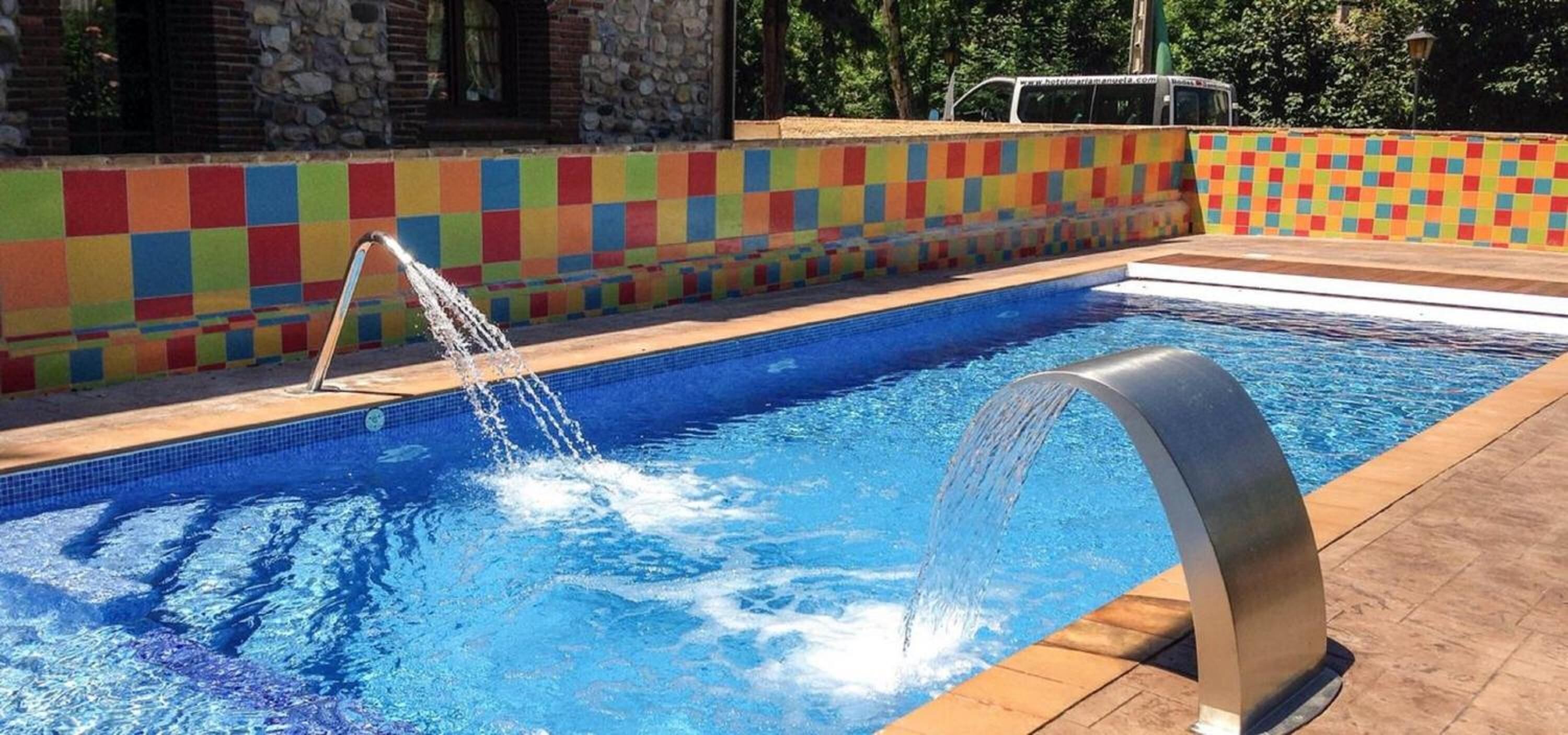 3 piscinas al aire libre
