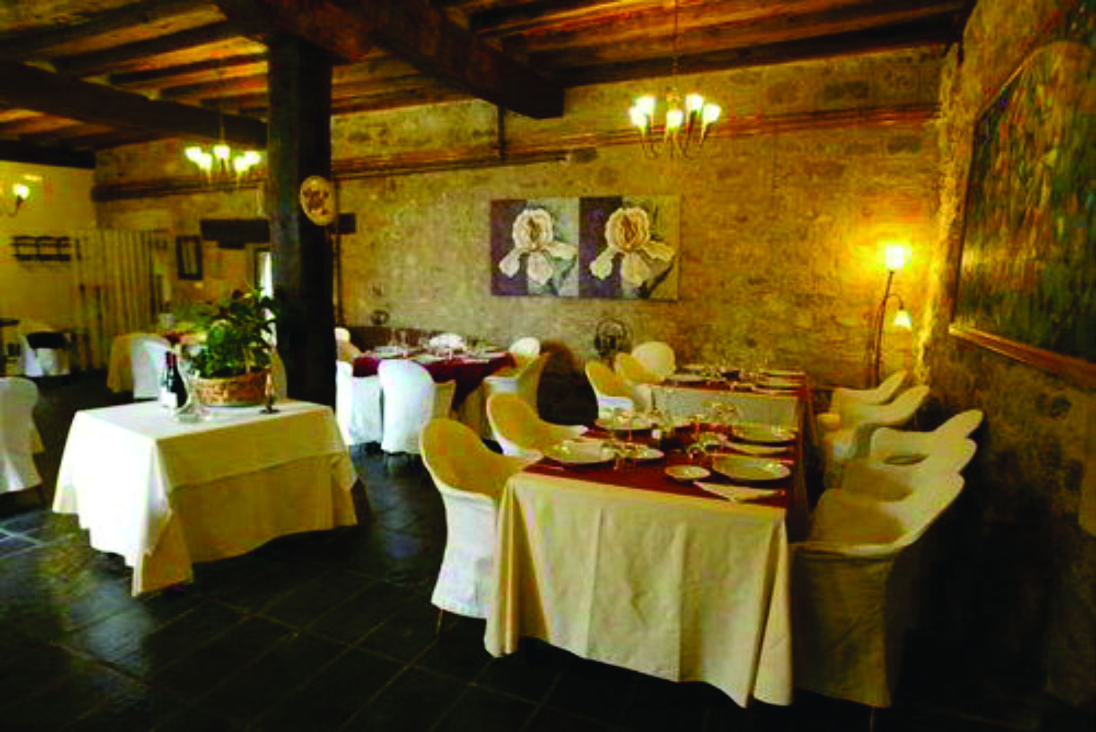 breakfast, lunch, dinner served; local cuisine, al fresco dining