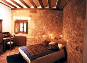 Superior Room, 1 Queen Bed | 1 bedroom, iron/ironing board, rollaway beds, free WiFi