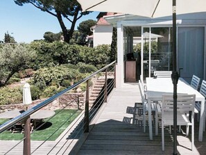 Luxury Apartment, Kitchen, Sea View | Minibar, in-room safe, iron/ironing board, free WiFi - Hôtel Villa Maya – Golfe de Saint-Tropez (Gassin)