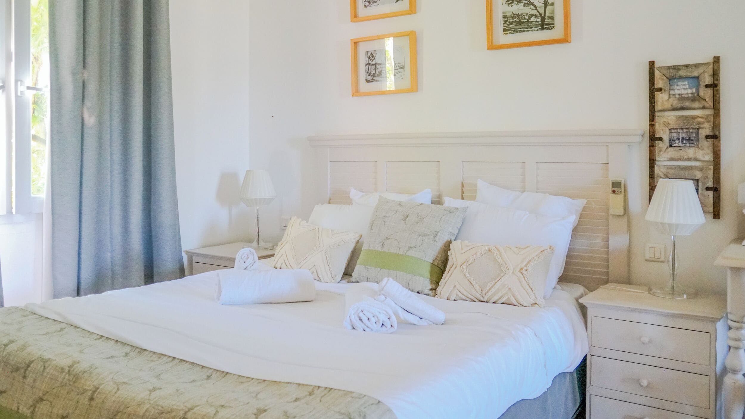 Minibar, in-room safe, iron/ironing board, free WiFi