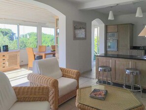 Minibar, in-room safe, iron/ironing board, free WiFi - Hôtel Villa Maya – Golfe de Saint-Tropez (Gassin)