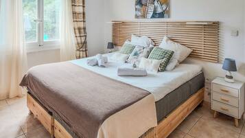 Minibar, coffres-forts dans les chambres, fer et planche à repasser