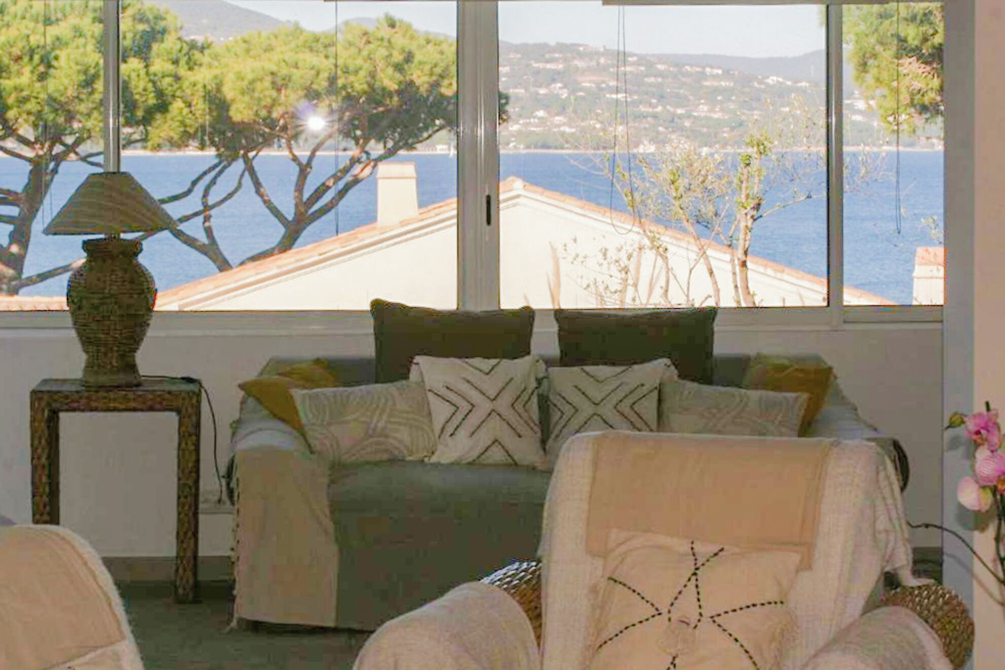 Luxury Apartment, Kitchen, Sea View | Minibar, in-room safe, iron/ironing board, free WiFi