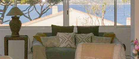 Luxury Apartment, Kitchen, Sea View | Minibar, in-room safe, iron/ironing board, free WiFi