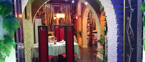 2 개의 레스토랑, 아침 식사, 점심 식사, 저녁 식사 제공(이탈리아 요리)