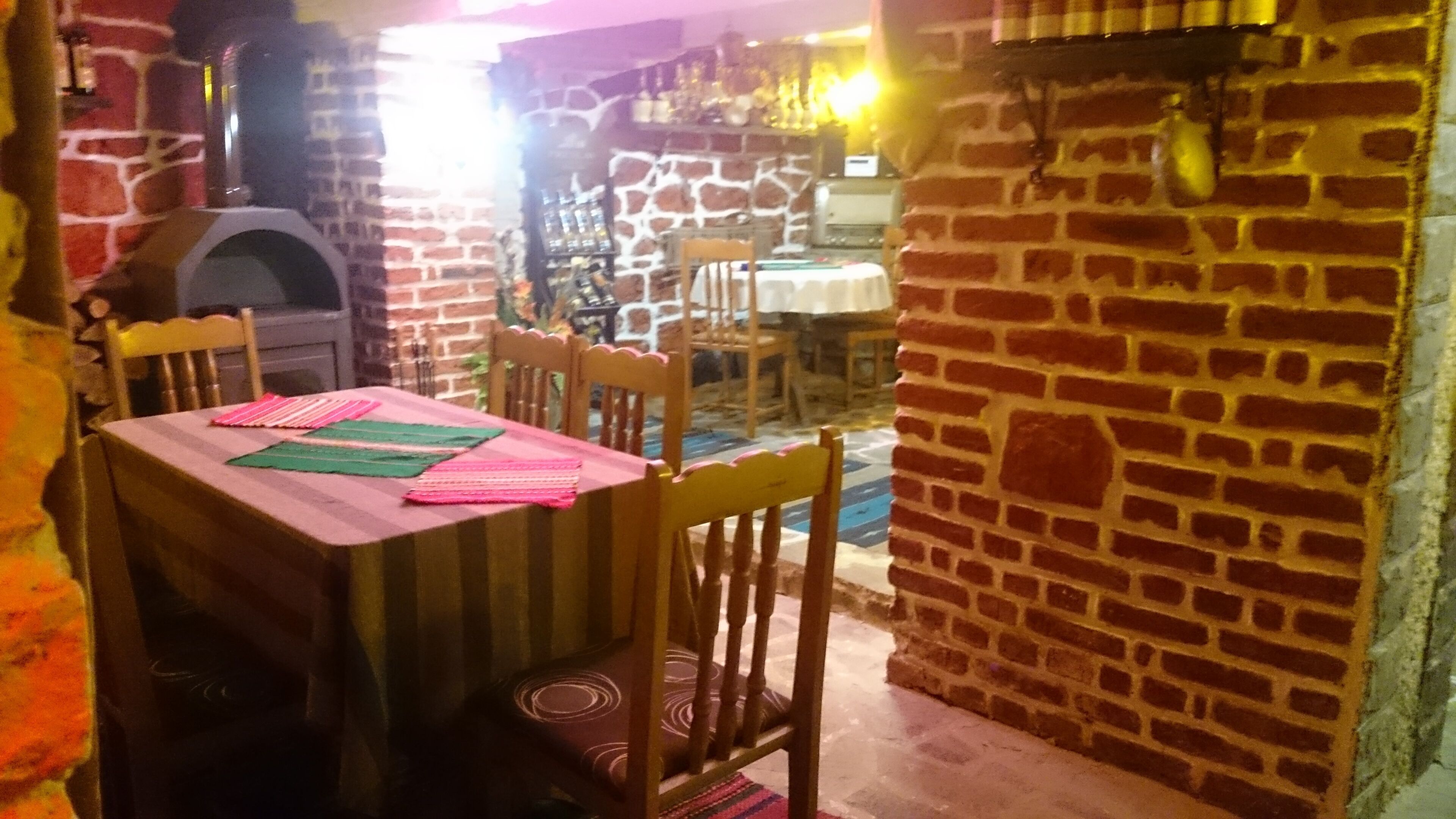 2 restaurants, breakfast, lunch, dinner served; italian cuisine