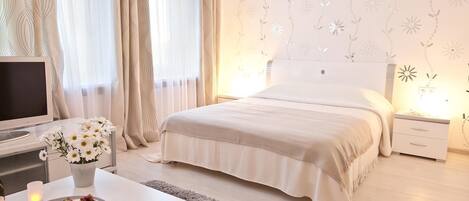 Minibar, in-room safe, individually decorated, soundproofing