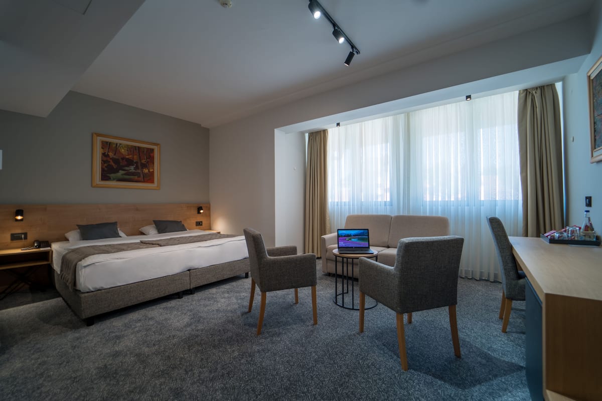 Camera Comfort | 1 camera, biancheria da letto di alta qualità, copriletto in piuma