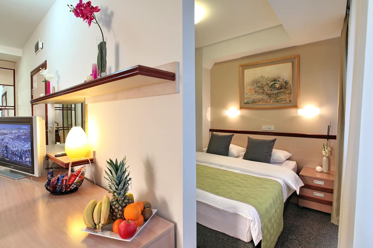 room | 1 bedroom, premium bedding, down duvets, memory-foam beds