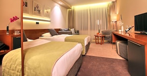 Superior Room | Premium bedding, down comforters, memory foam beds, minibar