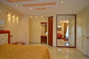 Suite - Prestige Hotel (Chisinau)