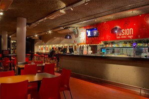 Bar (on property) - Hostel Suites Florida (Buenos Aires)