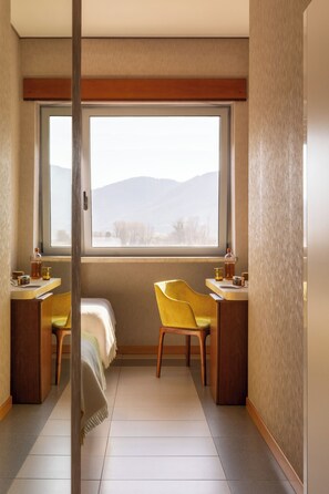 Classic Triple Room | In-room safe, desk, laptop workspace, free WiFi - Hotel Al Sant andrea  (Sarzana)