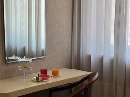 In-room safe, desk, laptop workspace, free WiFi