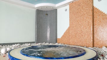 Sauna seca, banheira de hidromassagem, banho turco/hammam