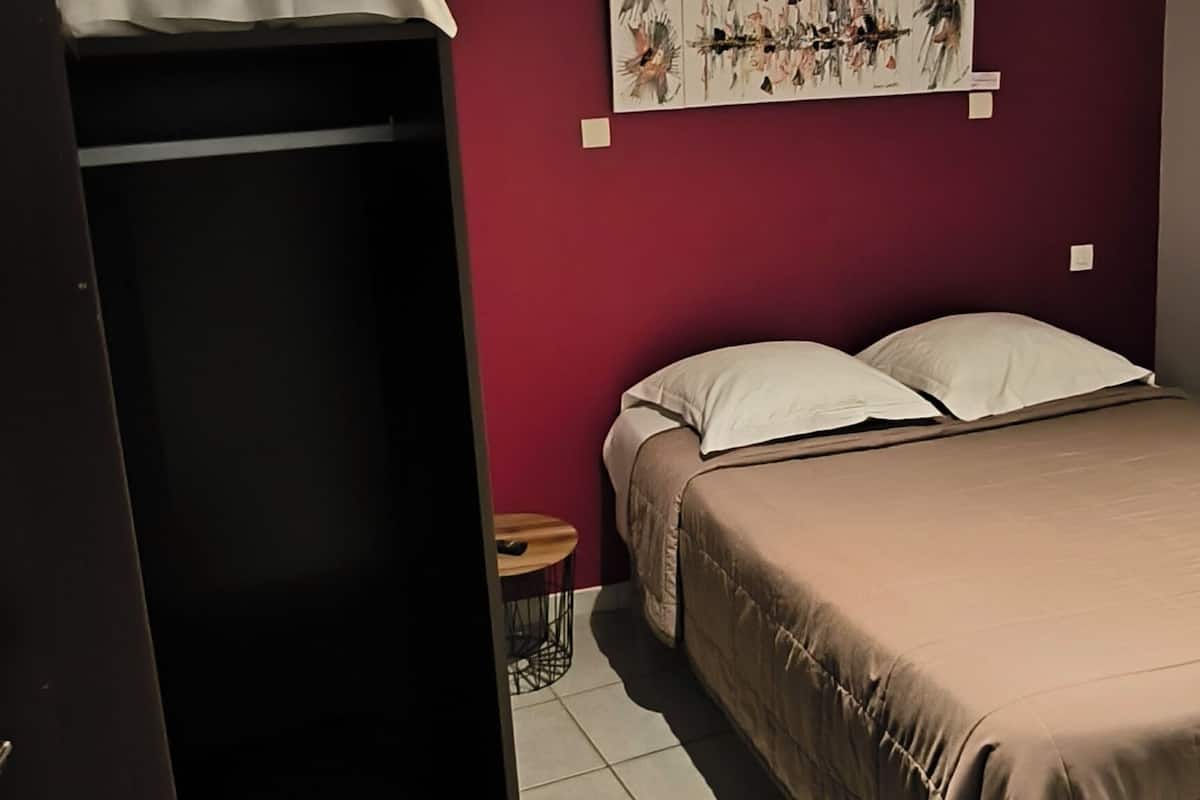 Comfort Apartment | Desk, blackout drapes, soundproofing, iron/ironing board