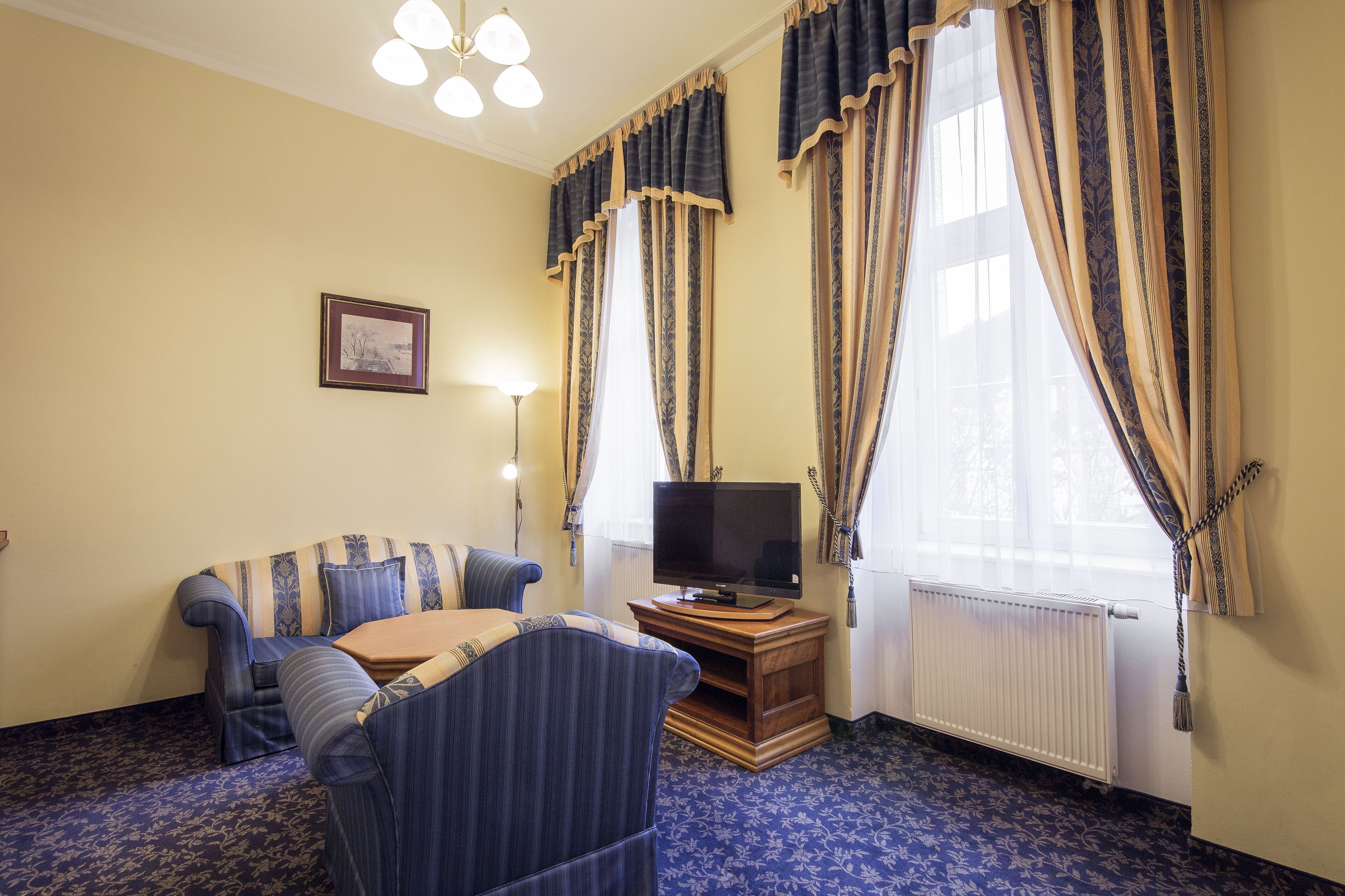 1 bedroom, in-room safe, desk, blackout curtains