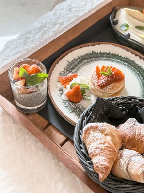 Tägliches inbegriffenes kontinentales Frühstück