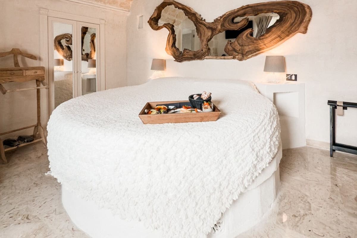 Queen-size sÀng Svit Utsikt mot havet with Jacuzzi | SÀngtillbehör av högsta kvalitet, duntÀcken och memory foam-madrasser