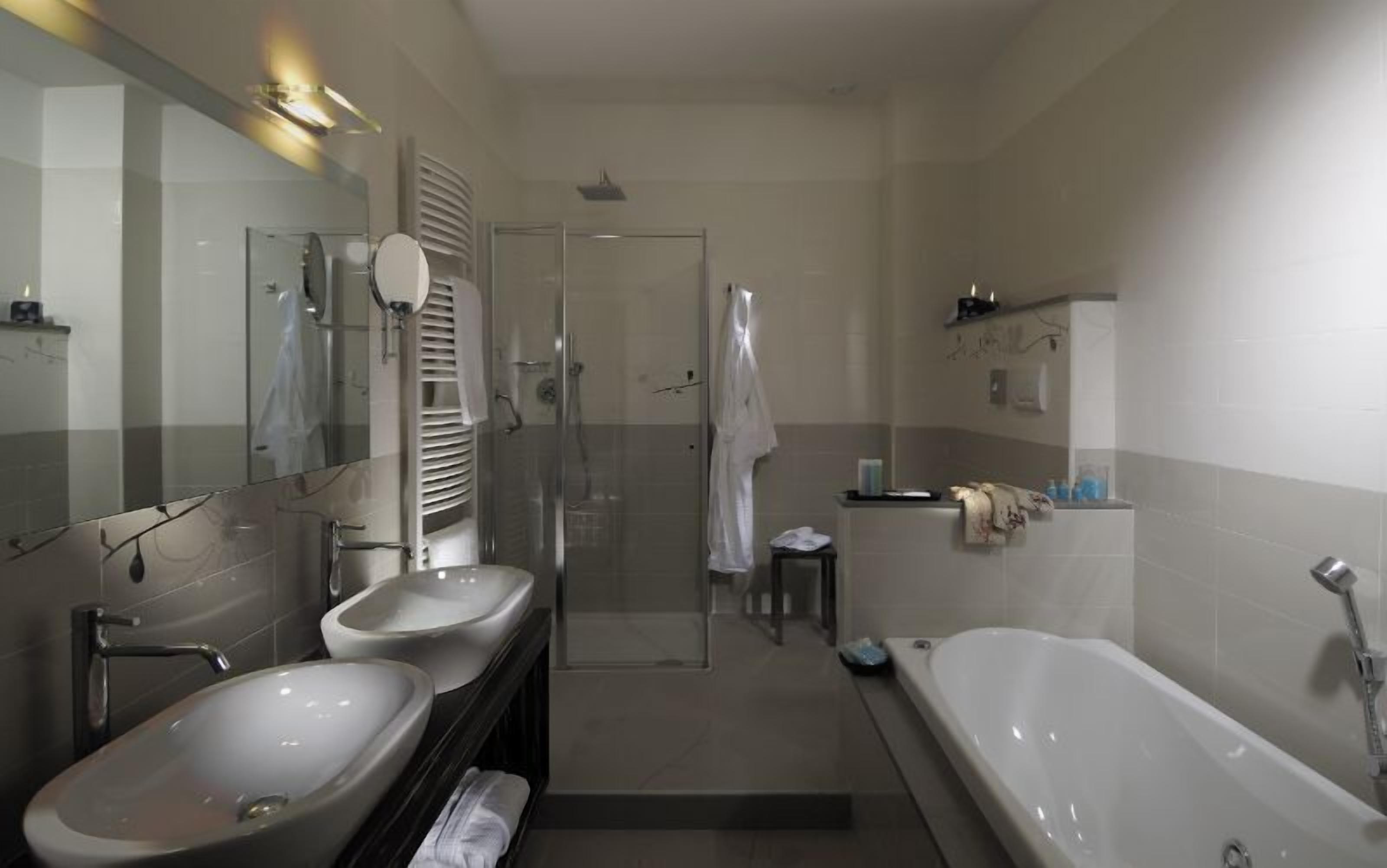 suite | room amenity