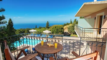 Appartement, vue mer (for 2) | Balcon