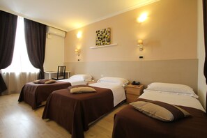 ห้องสแตนดาร์ดทริปเปิล | ผ้าปูที่นอนฝ้ายอียิปต์, ตู้นิรภัยในห้องพัก