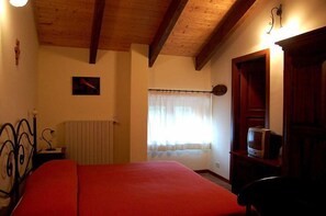 Premium bedding, down duvets, pillow-top beds, minibar - Ai Vecchi Crateri (Sant'Alfio)