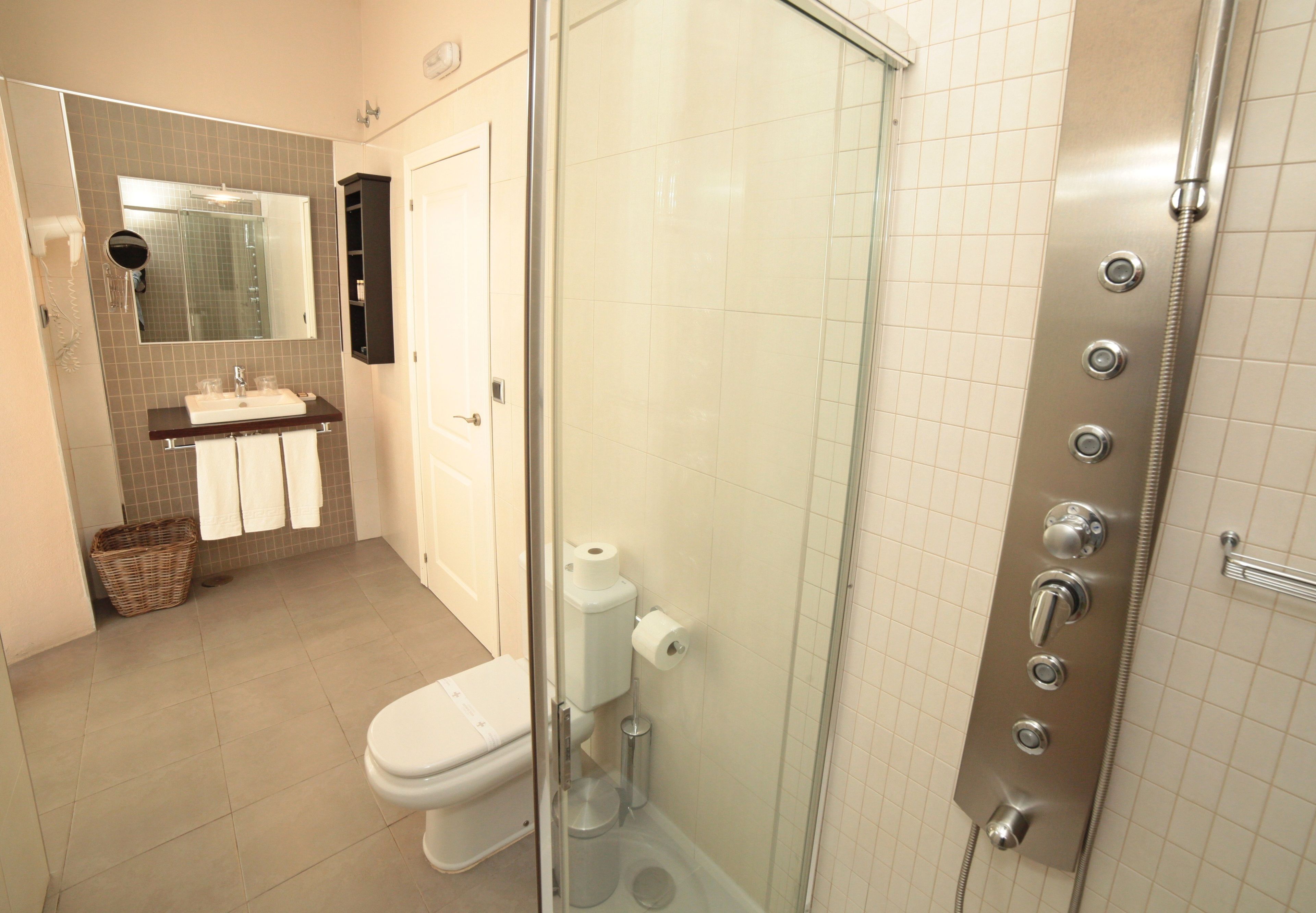 triple room | bathroom | shower, hair dryer, towels