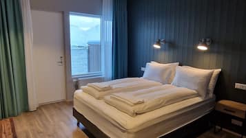 Espacio para trabajar con laptop, cortinas blackout y wifi gratis