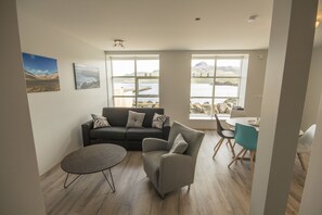 Estudio Confort (Apartment) | Espacio para trabajar con un portátil, cortinas opacas, wifi gratis