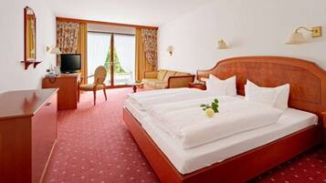 Peti besi dalam bilik, meja, langsir/tirai gelap terus, Wi-fi percuma