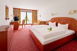 In-room safe, desk, blackout curtains, free WiFi
