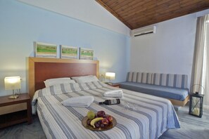 In-room safe, desk, iron/ironing board, bed sheets