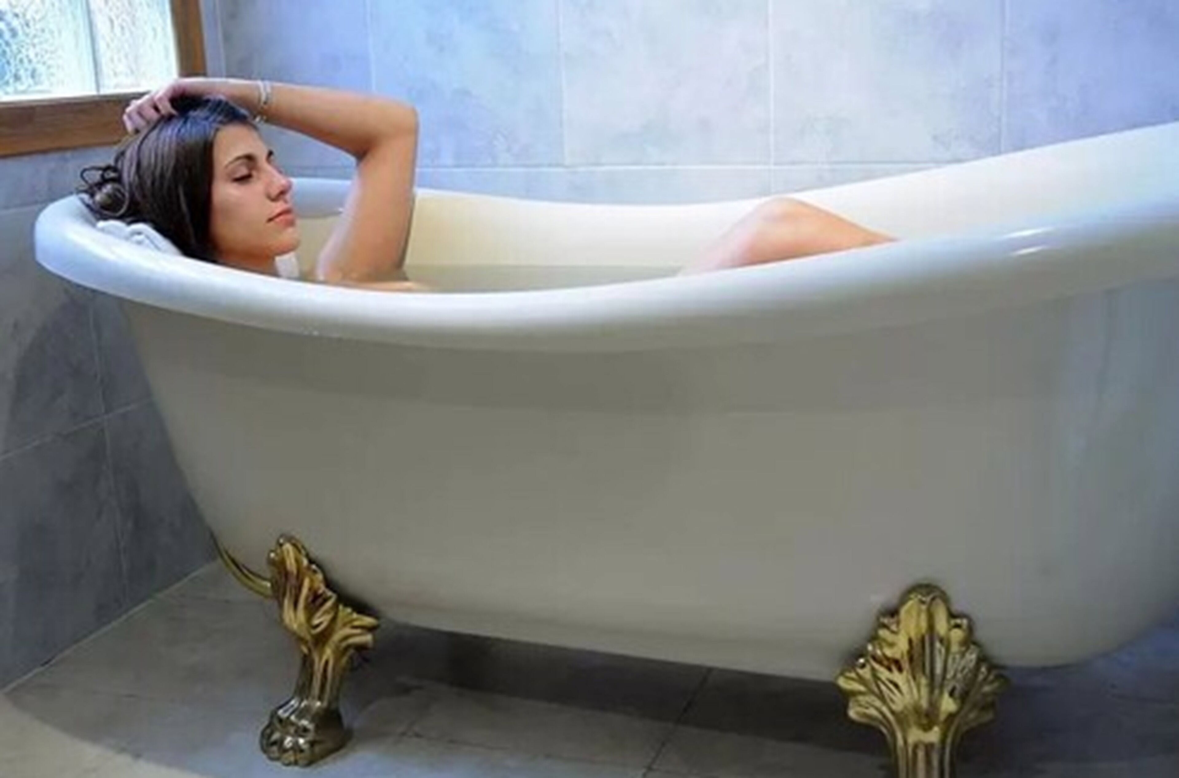 couples treatment room(s), sauna, hot tub, steam room, body treatments