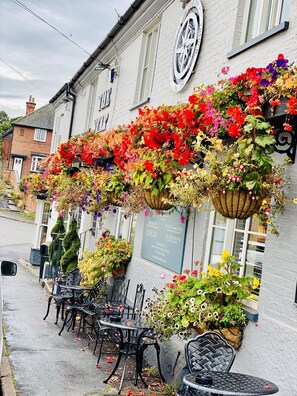 Exterior - The Star Inn 1744 (Leicester)