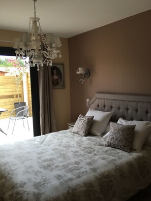 Luxe Villa | 高档床上用品、客房内保险箱、特色家居、隔音