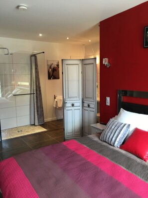 Literie de qualité supérieure, coffres-forts dans les chambres