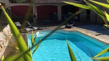 2 piscine all'aperto