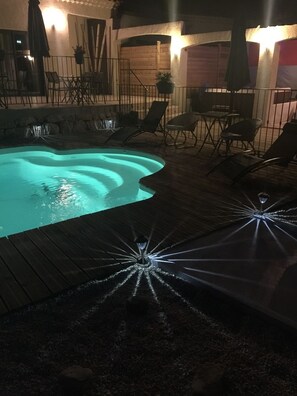 2 piscines extérieures