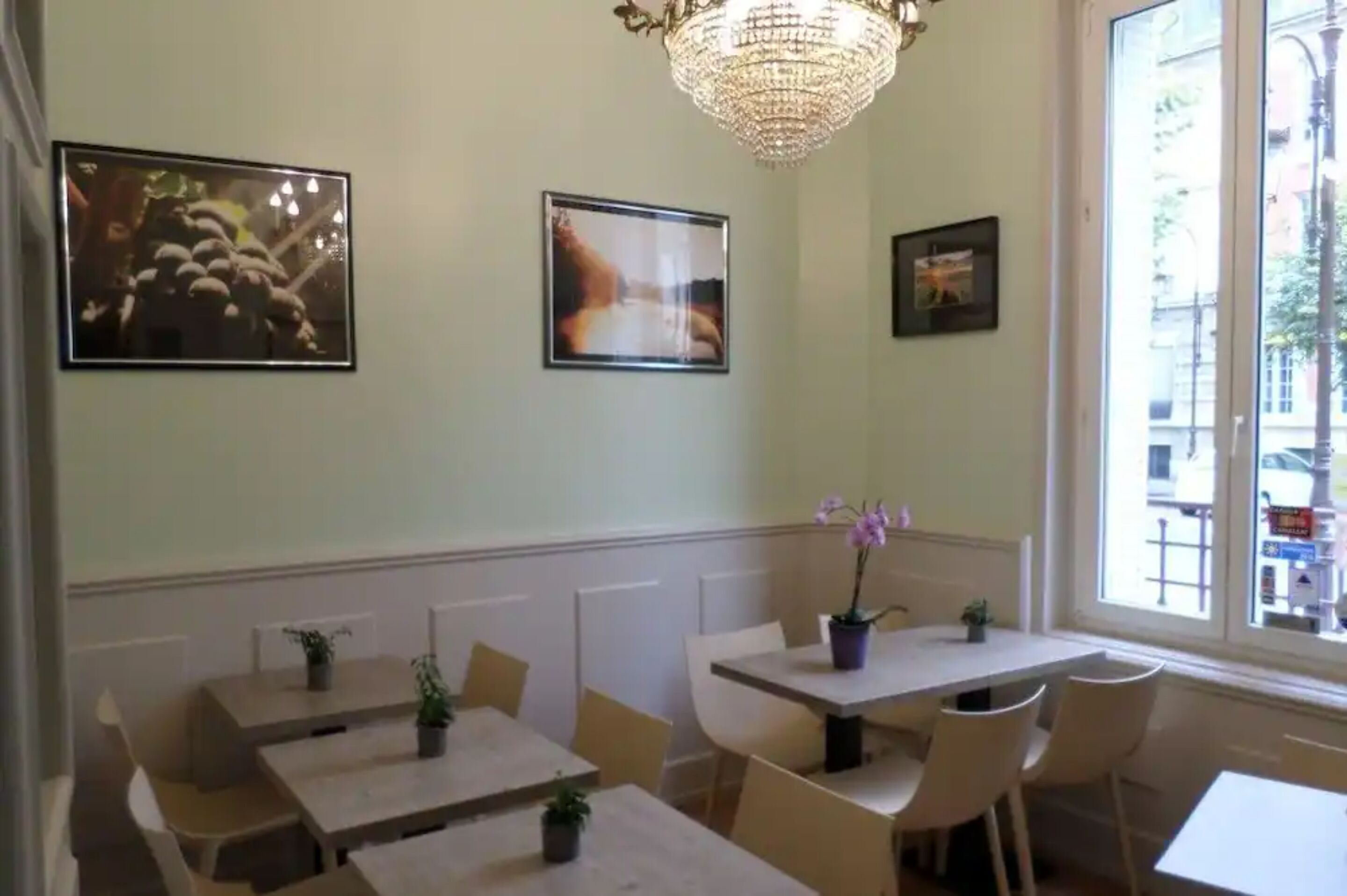 每日供應歐陸早餐 (每人 EUR11)