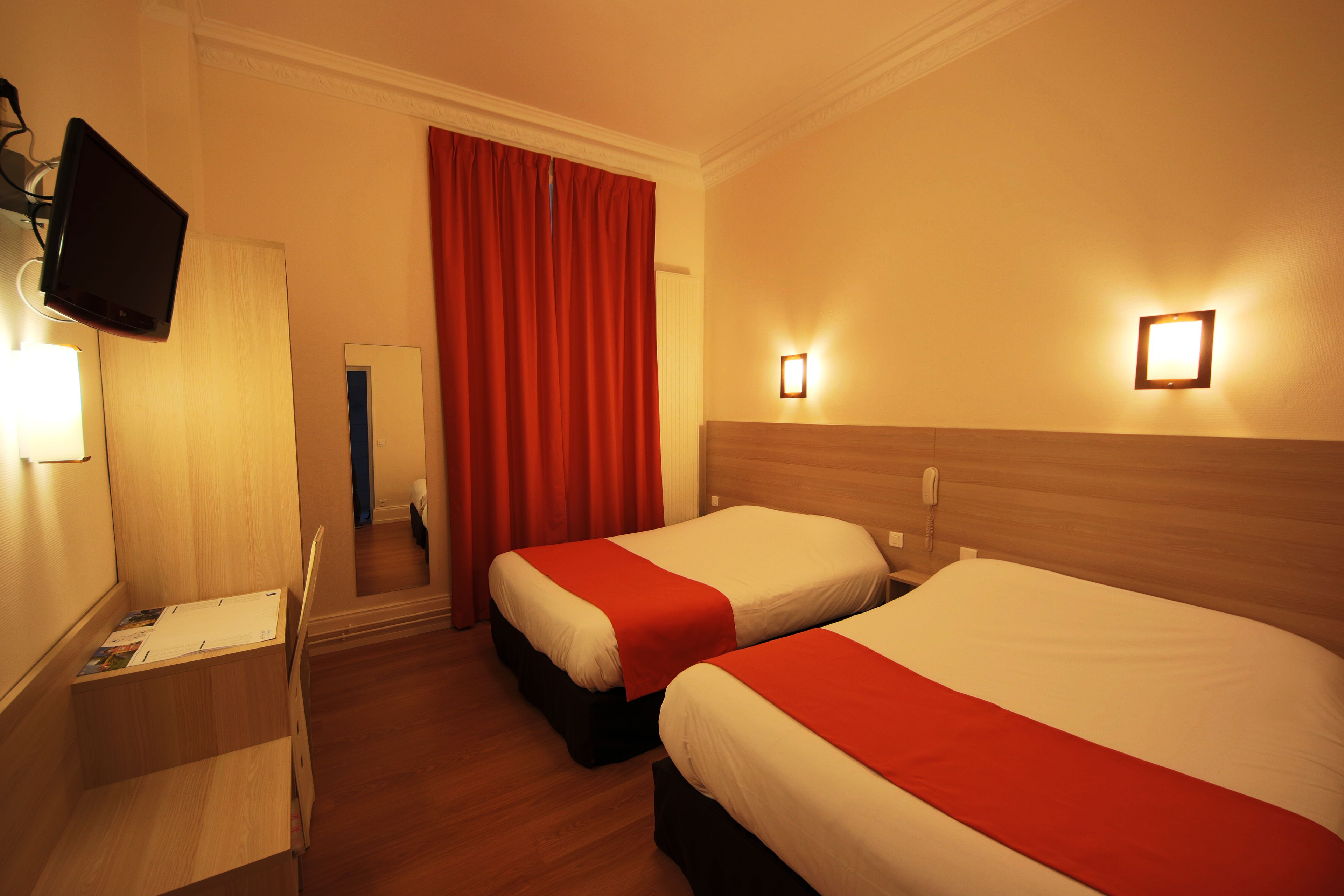 家庭客房 | 書桌、隔音、熨斗/熨衫板、嬰兒床 (收費)