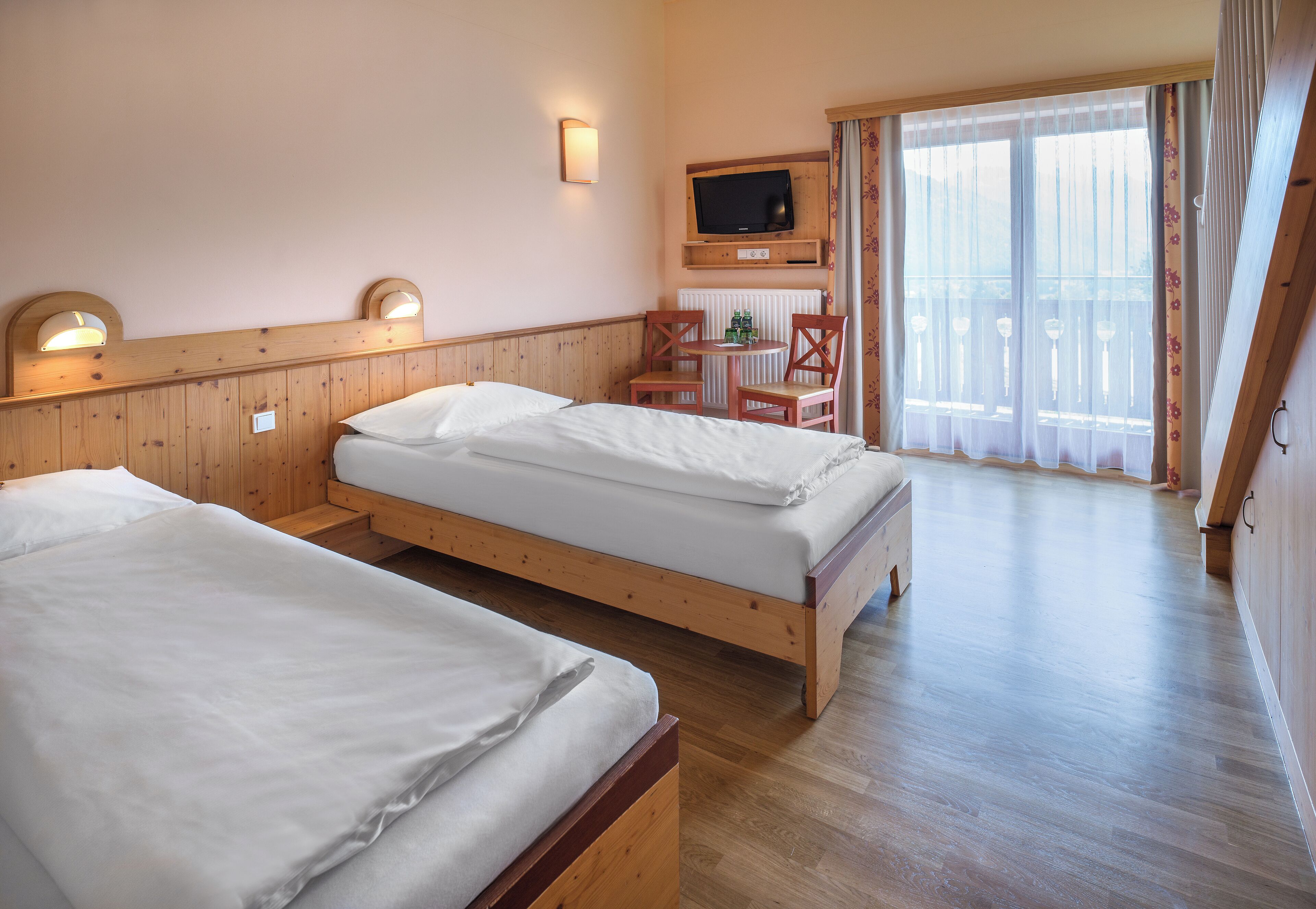 hypo-allergenic bedding, in-room safe, blackout curtains, free wifi