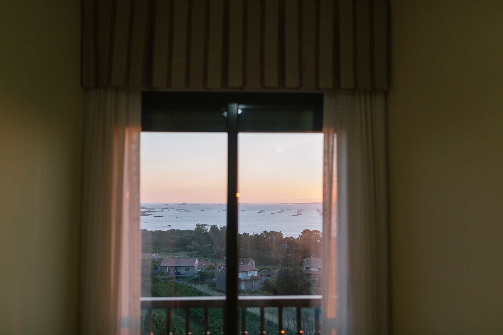 double room, sea view | in-room safe, desk, cots/infant beds, free wifi