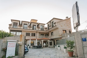 Fachada de la propiedad