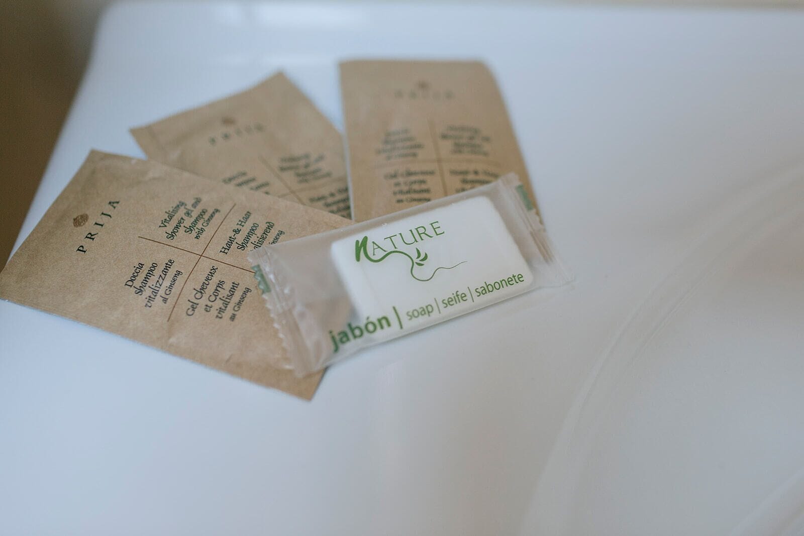 triple room | bathroom | free toiletries, hair dryer, bidet, towels