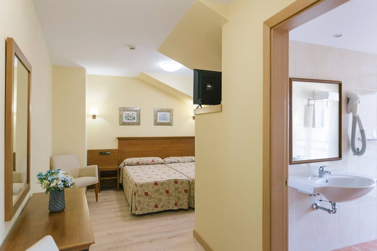In-room safe, desk, cots/infant beds, free WiFi