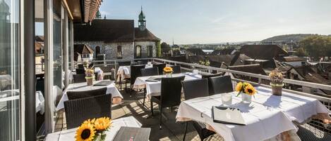 2 restauranter, frokost serveres