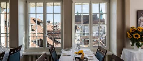 2 restaurants servant le petit déjeuner