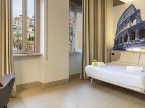 Chambre double, non-fumeur | Coffre-fort, bureau, fer et planche à repasser, accès au Wi-Fi (inclus)